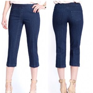 SOFT SURROUNDINGS NWT SLIM SATIN LEGGING CAPRI CROP DENIM PULL ON STYLE PANTS XS